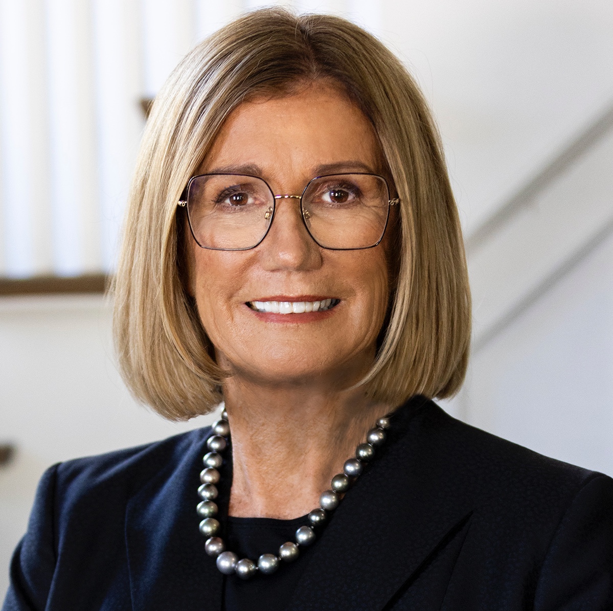 Lyn Conniff Attorney Headshot